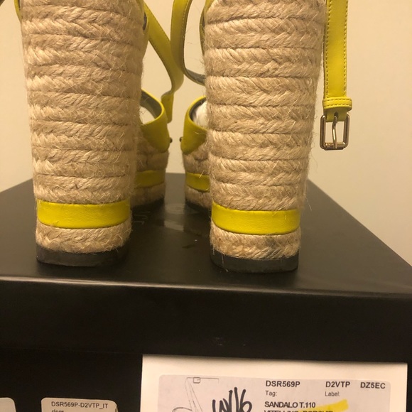 Versace Medusa Sandal - Picture 5 of 10